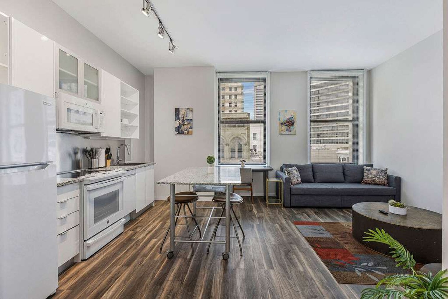 Building Photo - 9-JAN-JAN E 4th St