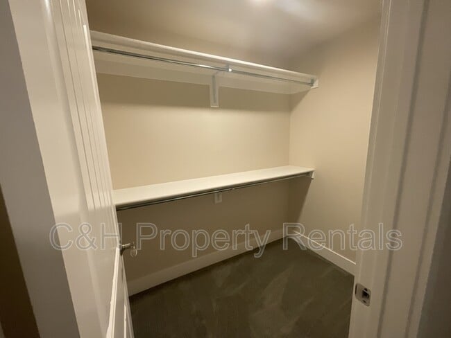 Building Photo - 5506 Sunny Cv