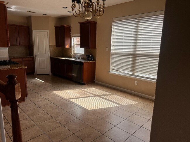 Building Photo - 26903 Glacier Creek Dr
