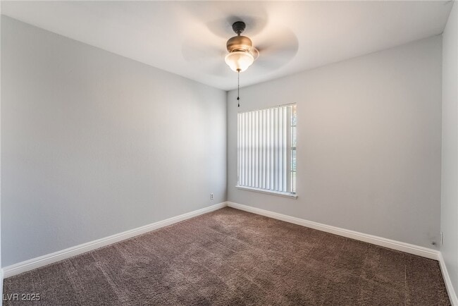 Building Photo - 5761 Cloverleaf Cir