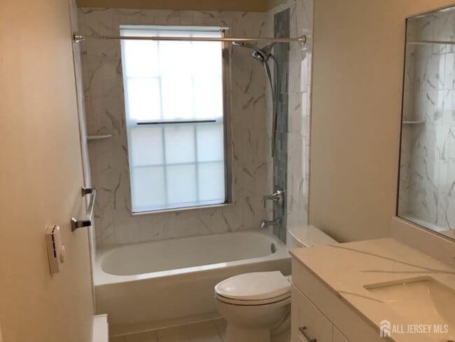 Building Photo - 404 Plymouth Rd