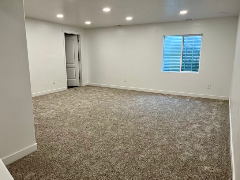 Building Photo - 431 S Fox Chase Ln