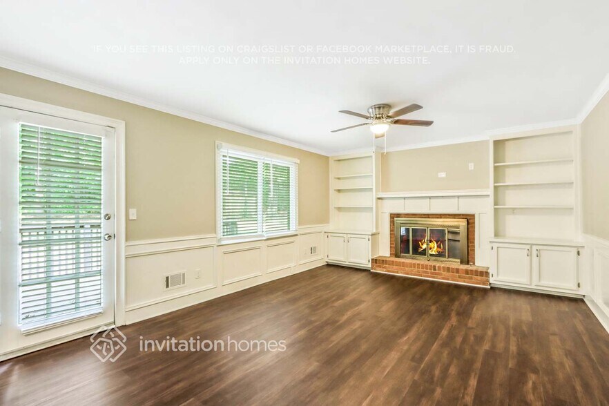 Building Photo - 677 Royal Abbey Dr