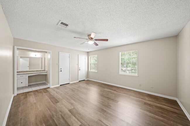 Building Photo - 1123 Marne Ln