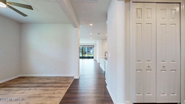 Building Photo - 2077 Amberly Dr