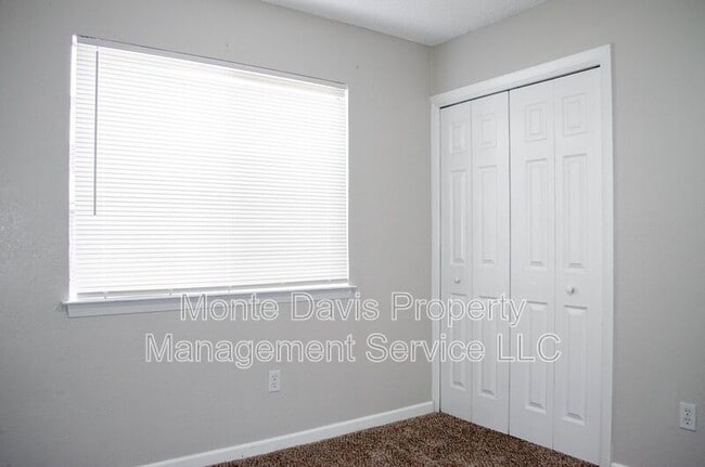 Building Photo - 2306 Fuzz Fairway