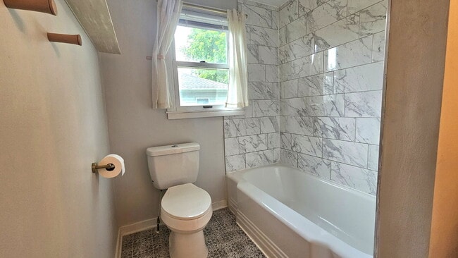 Building Photo - Beautiful 3-Bed, 3-Bath Haven with 1,901 Sq Ft of Comfort in St Louis Park with yard. 7/1/2026