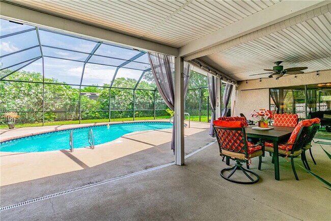 Building Photo - 14021 Ellesmere Dr