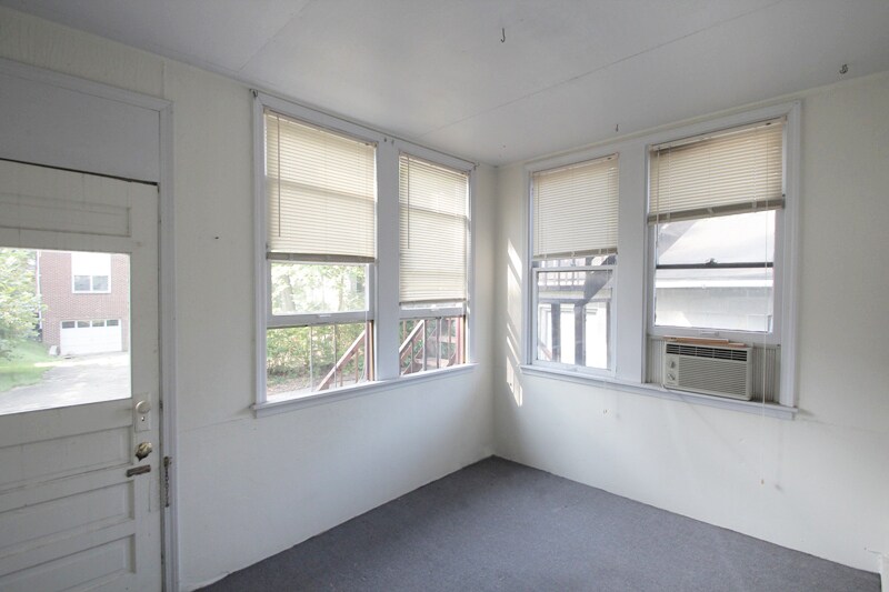 Building Photo - 732 Savannah Ave