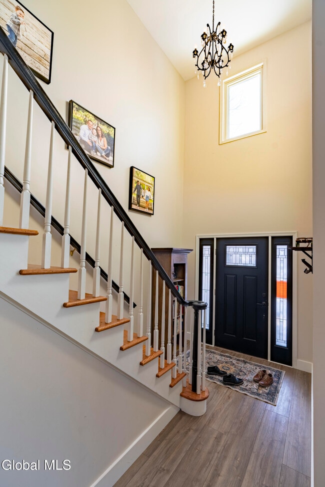 Building Photo - 2 Horizon Dr