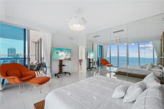 Building Photo - 6899 Collins Ave