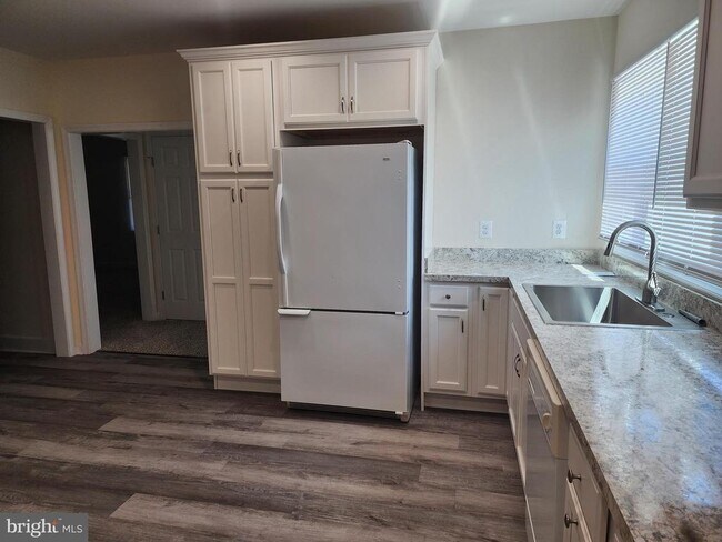 Building Photo - 38525 Chaptico Rd