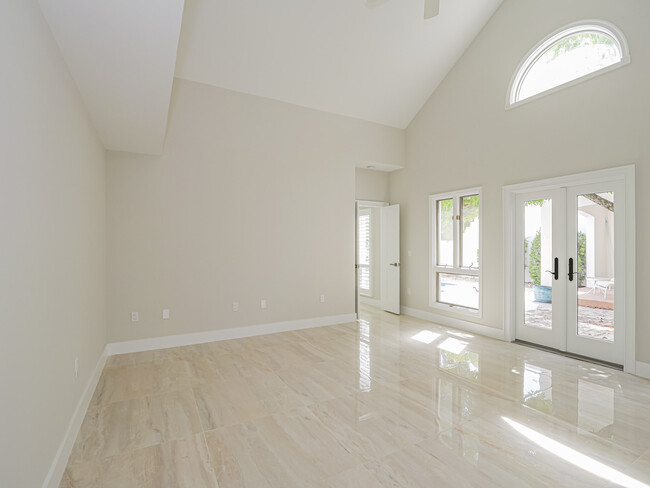 Building Photo - 8405 Red Bay Ct