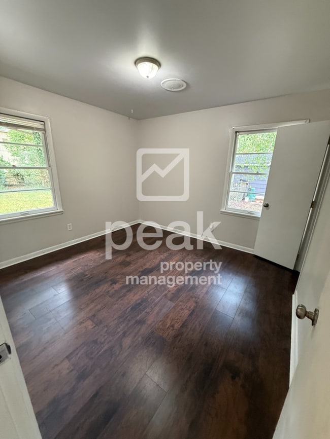 Building Photo - $1,249! Price Enhancement! 3Bed/ 1 Bath Ho...