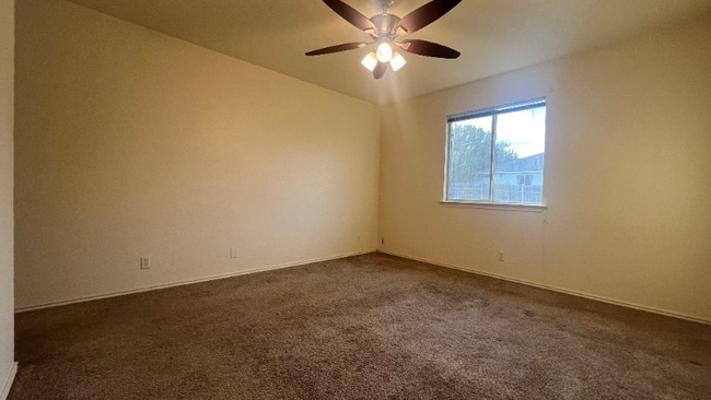 Building Photo - 162 Challenger