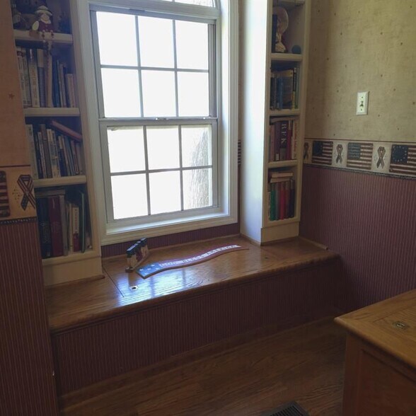 Building Photo - 3666 Lakewood Ct