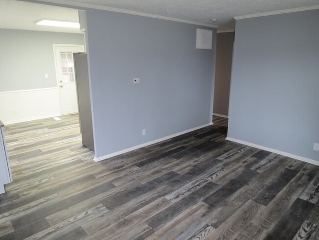 Building Photo - 2664 Shelly Dr
