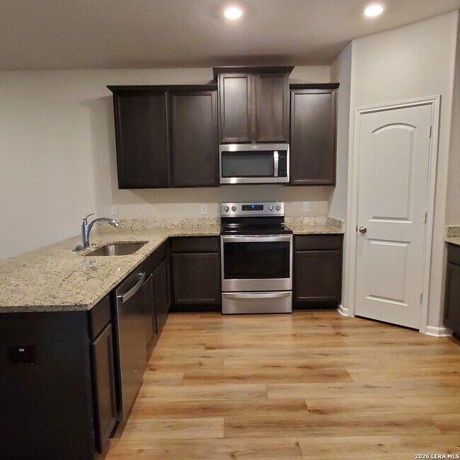 Building Photo - 9206 Foxing Blf