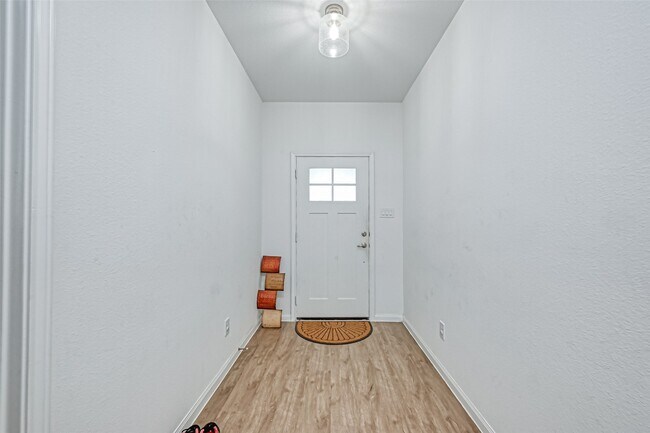 Building Photo - 9435 Klein Ln