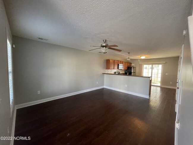 Building Photo - Carolina Plantations Townhouse!