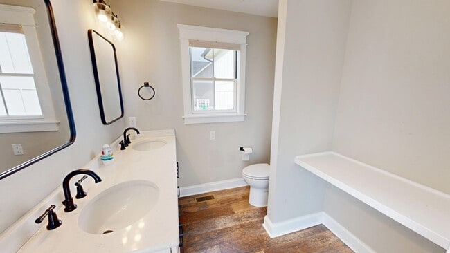 Building Photo - 103 Hillock Dr