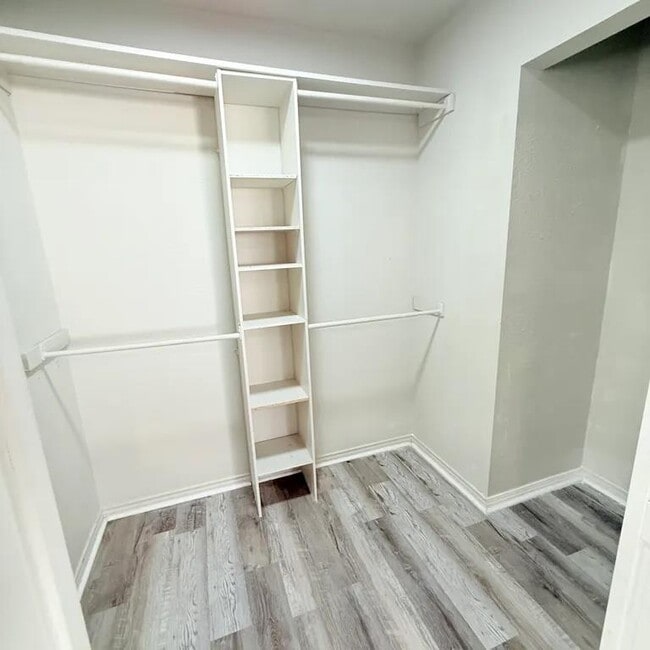 Building Photo - 4004 SE 25th St