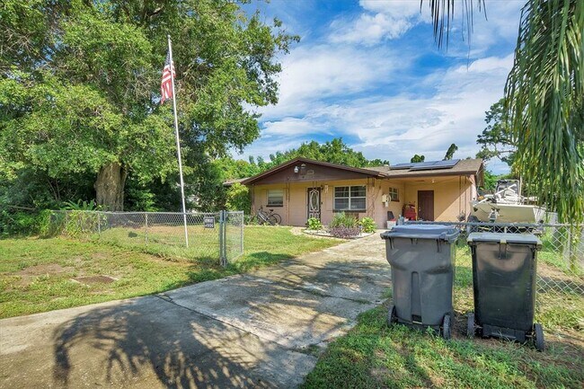 Building Photo - 517 Marianna Rd