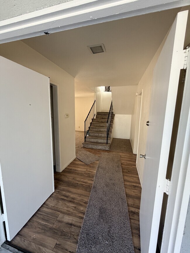 Building Photo - 1624 Mimosa Pl