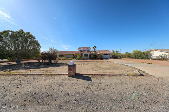 Building Photo - 8531 W Pinnacle Peak Rd