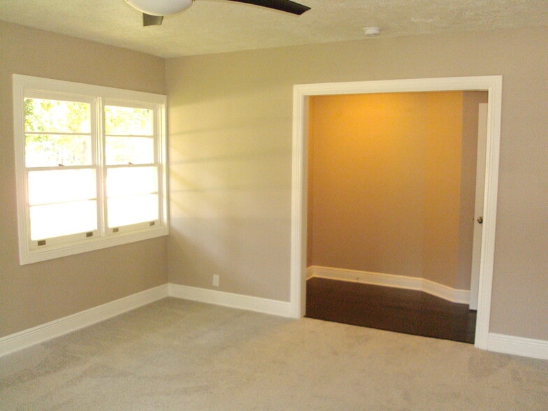 Master Bedroo Entrance - 2490 Harrison Ave