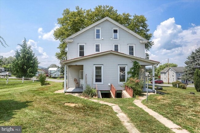 Building Photo - 117 3rd St