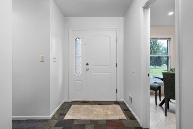 Building Photo - 3673 Pheasant Dr