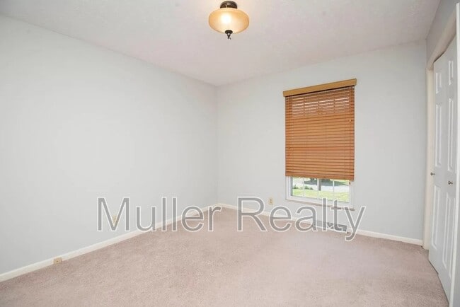 Building Photo - 10837 Dineen Dr