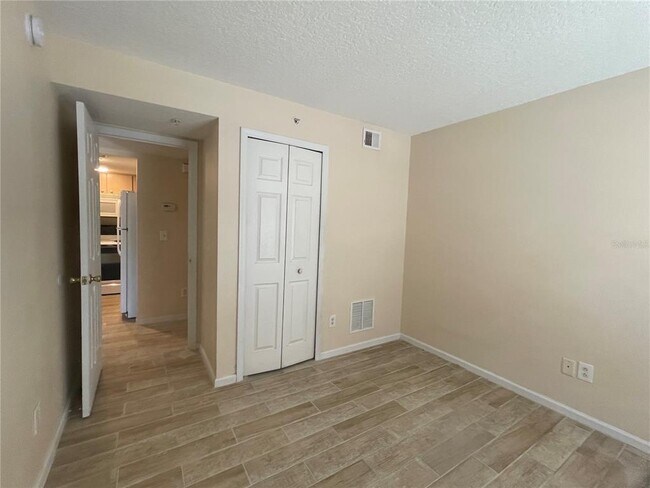 Building Photo - 1122 S Pine Ridge Cir