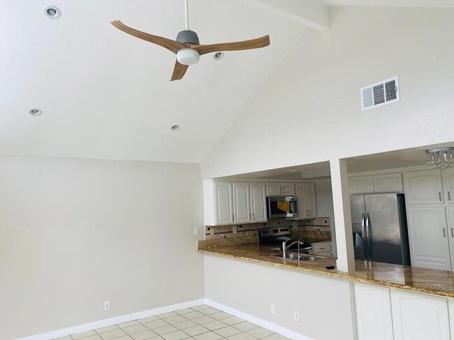 Building Photo - 4470 Avenida Granada