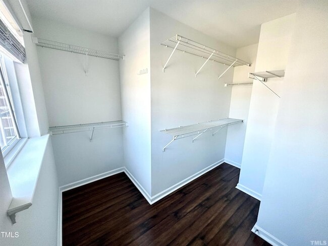 Building Photo - 606 Sawcut Ln