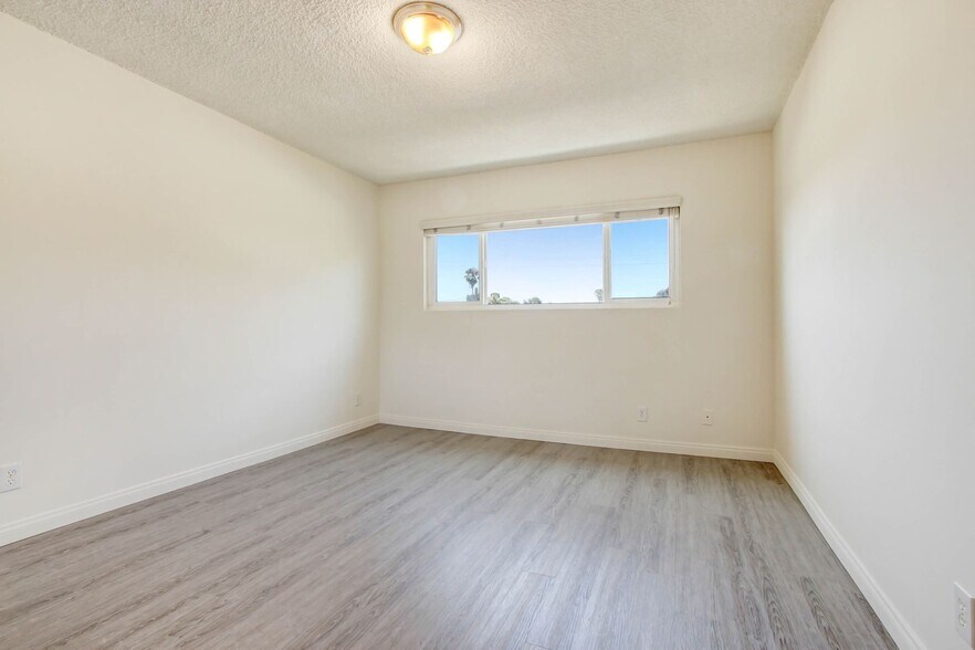 Building Photo - 824 Maple St