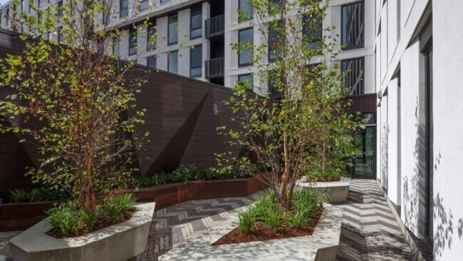Building Photo - 2020 NE Multnomah St