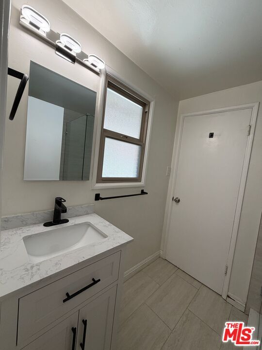 Building Photo - 4850 Excelente Dr