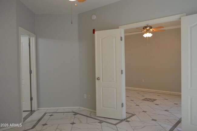 Building Photo - 1701 E Colter St