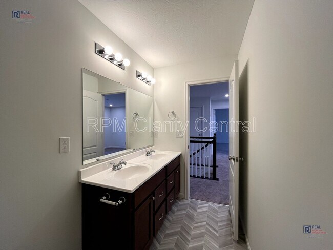 Building Photo - Beautiful home is ready for you!