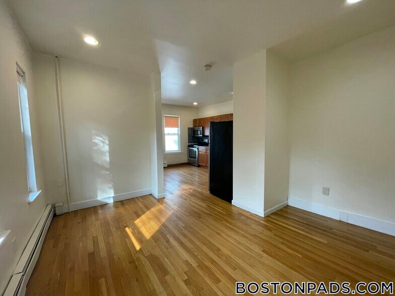 Building Photo - 2 Torpie St