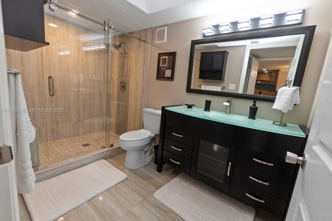 Building Photo - 16251 Golf Club Rd