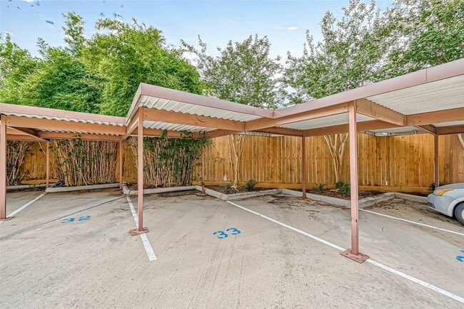 Building Photo - 3501 Chenevert St
