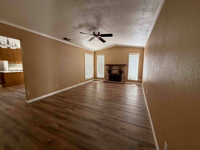 Building Photo - Great 3 Bedroom 2 Bath Home in Rancho Cordova