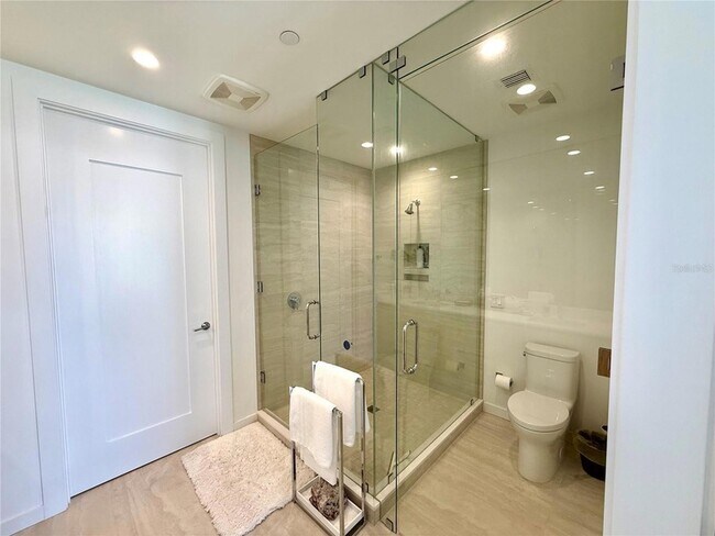 Building Photo - 301 Quay Cmn