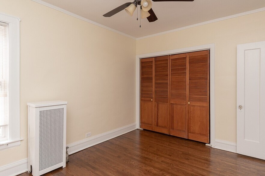 Building Photo - 4512 S Laporte Ave