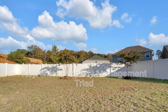 Building Photo - 5470 Noble View Dr