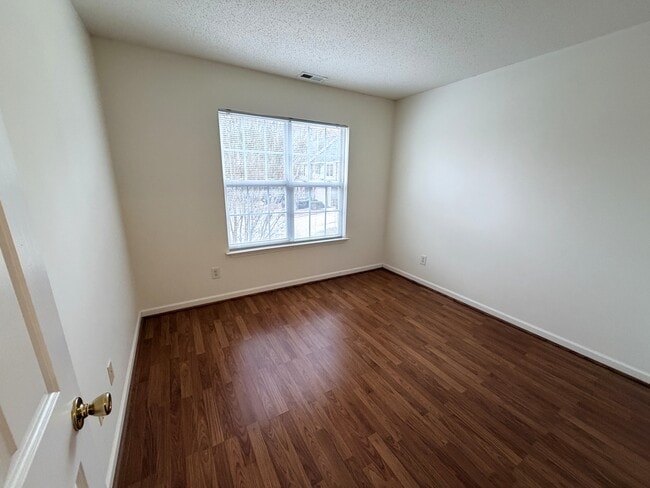 Building Photo - 5106 Bartholomew's Ln