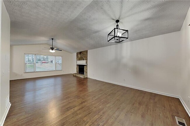 Building Photo - 989 Madison Terrace NW